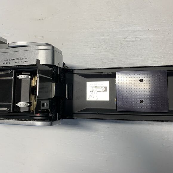 Canon TL QL 35mm Film SLR Camera w. FL 50mm 1:1.8 Lens -Light- Not Tested - USA - Picture 11 of 16